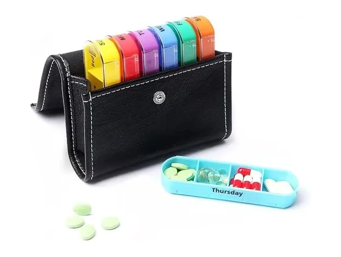 [766710282279] Pastillero con Estuche Tipo Piel